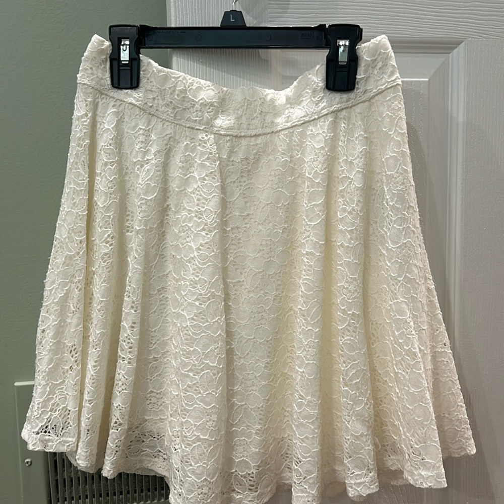 HOLLISTER white lace skirt